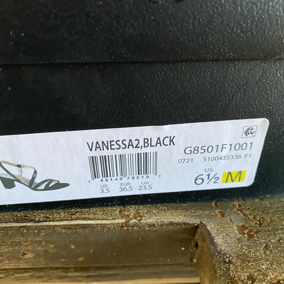 Dress Sandels - Picture 5 of 16